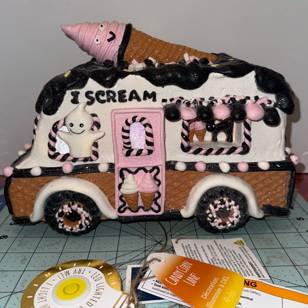 Halloween Gingerbread I Scream Truck